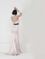 Abito lungo stile sposa col. rosa Kuea - immagine 2